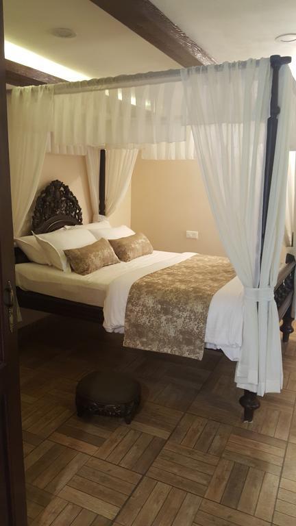Casa Menezes - A Heritage Goan Homestay Bambolim Zimmer foto