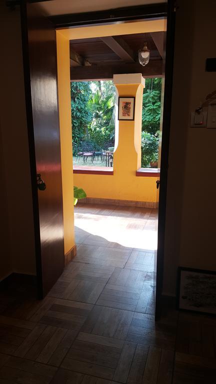 Casa Menezes - A Heritage Goan Homestay Bambolim Zimmer foto