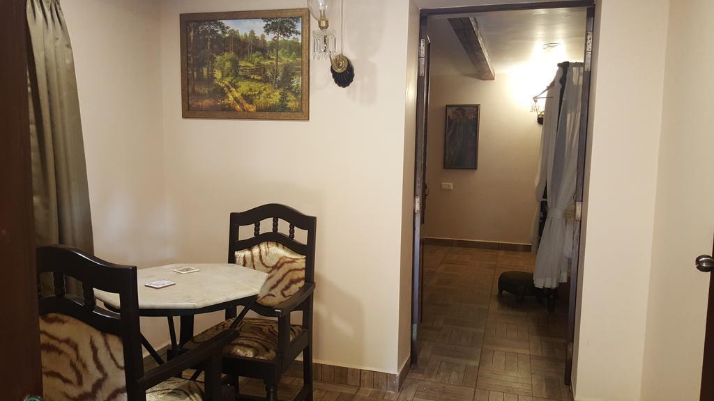 Casa Menezes - A Heritage Goan Homestay Bambolim Zimmer foto
