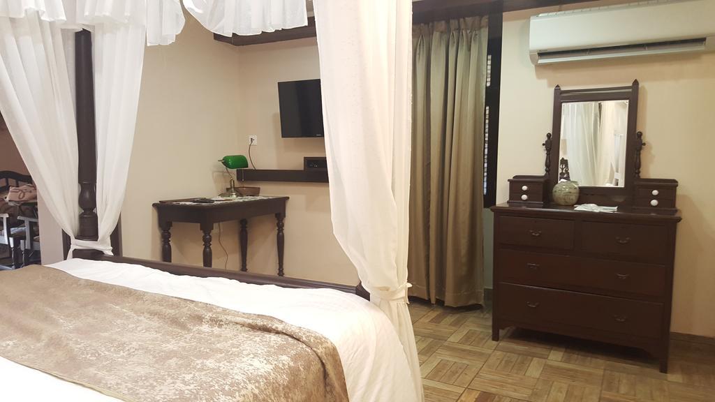 Casa Menezes - A Heritage Goan Homestay Bambolim Zimmer foto