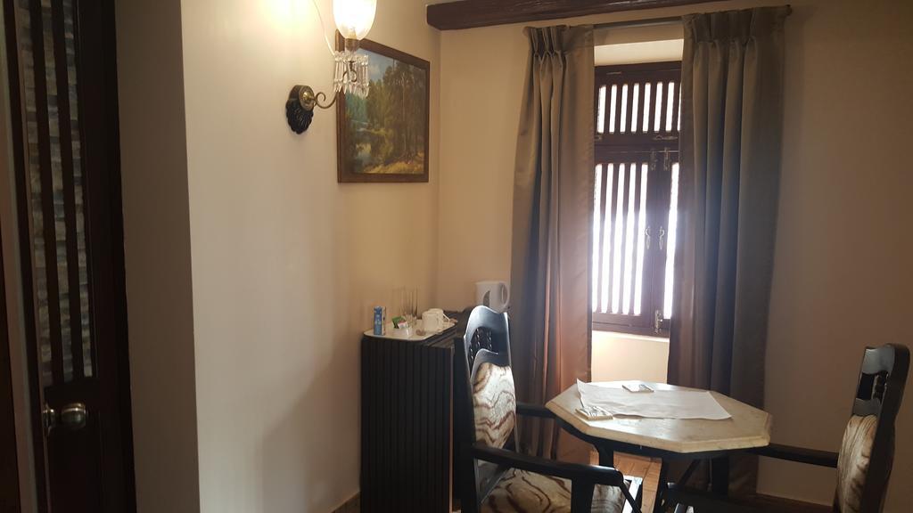 Casa Menezes - A Heritage Goan Homestay Bambolim Zimmer foto