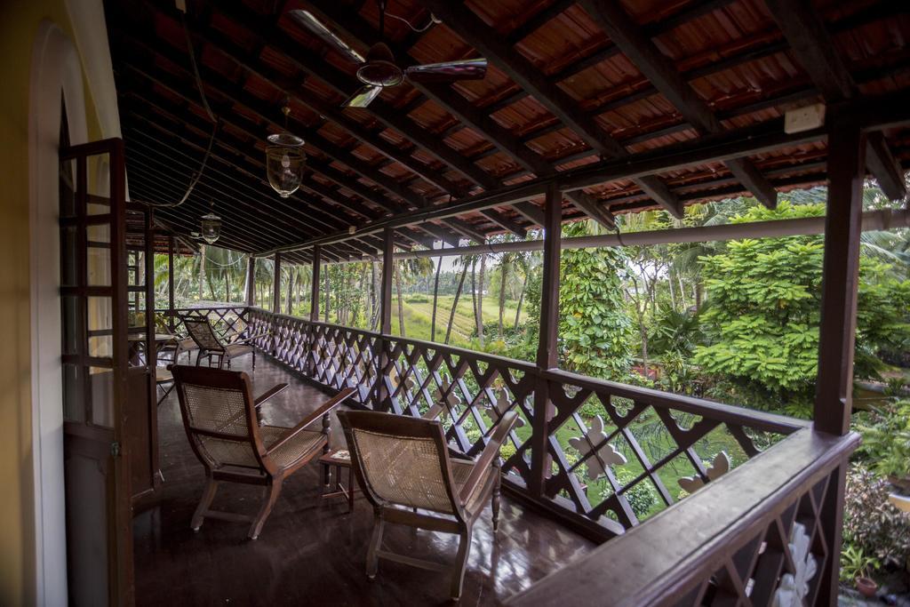 Casa Menezes - A Heritage Goan Homestay Bambolim Zimmer foto