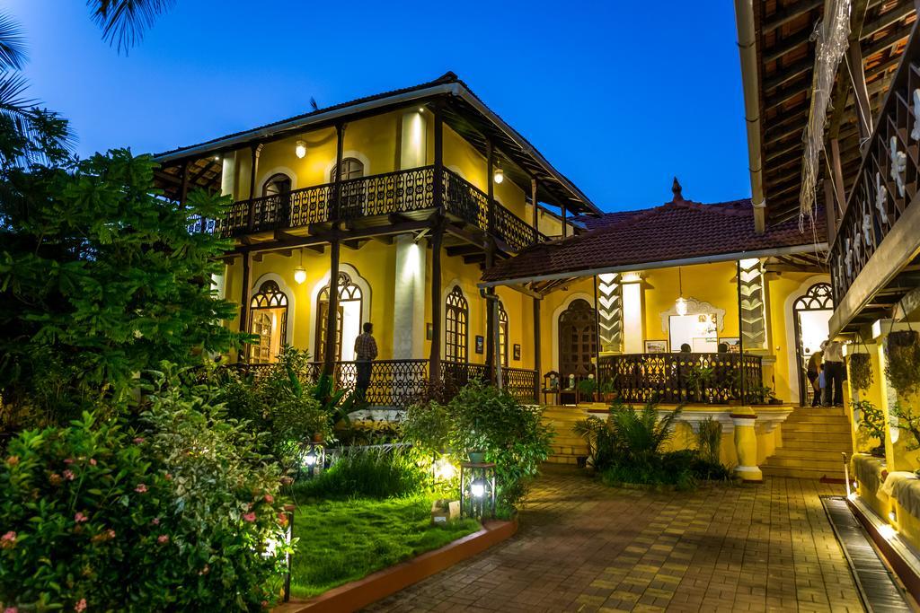Casa Menezes - A Heritage Goan Homestay Bambolim Exterior foto