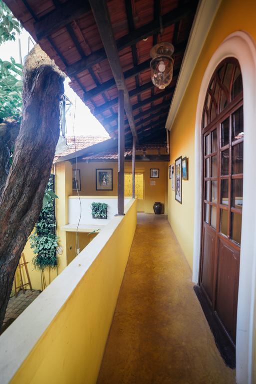 Casa Menezes - A Heritage Goan Homestay Bambolim Exterior foto