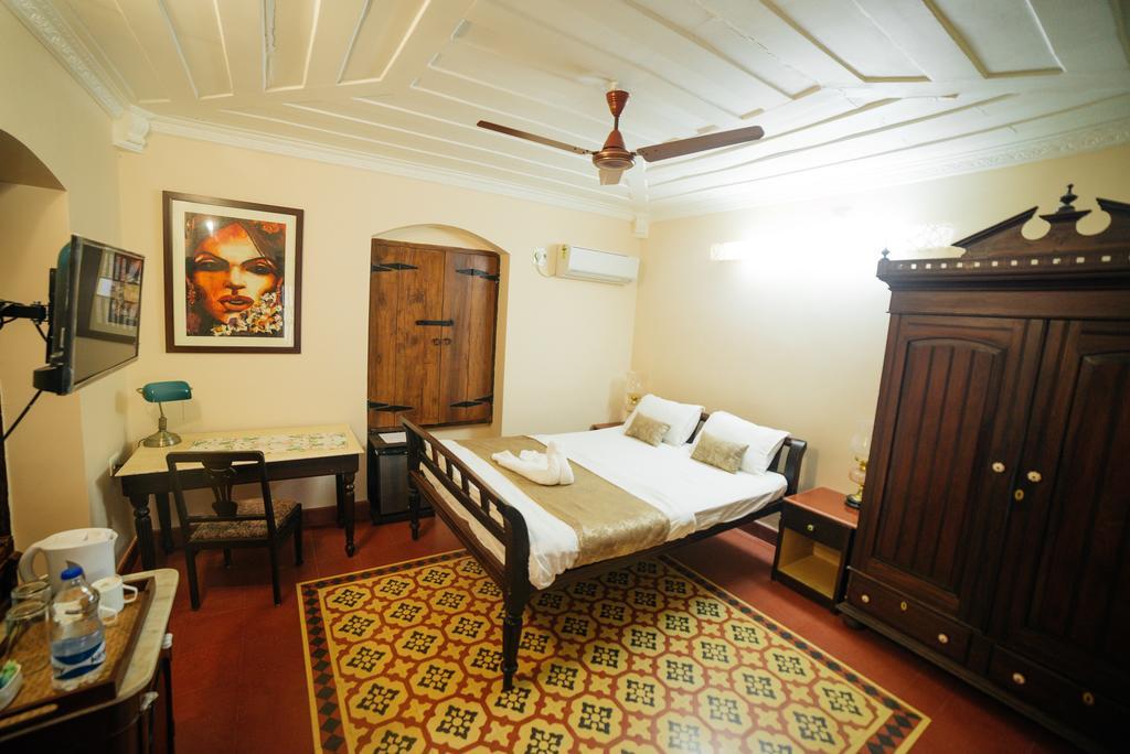 Casa Menezes - A Heritage Goan Homestay Bambolim Exterior foto