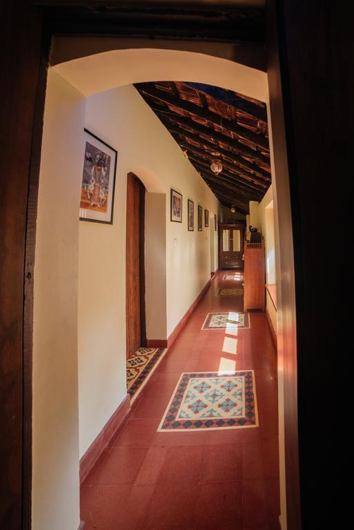 Casa Menezes - A Heritage Goan Homestay Bambolim Exterior foto